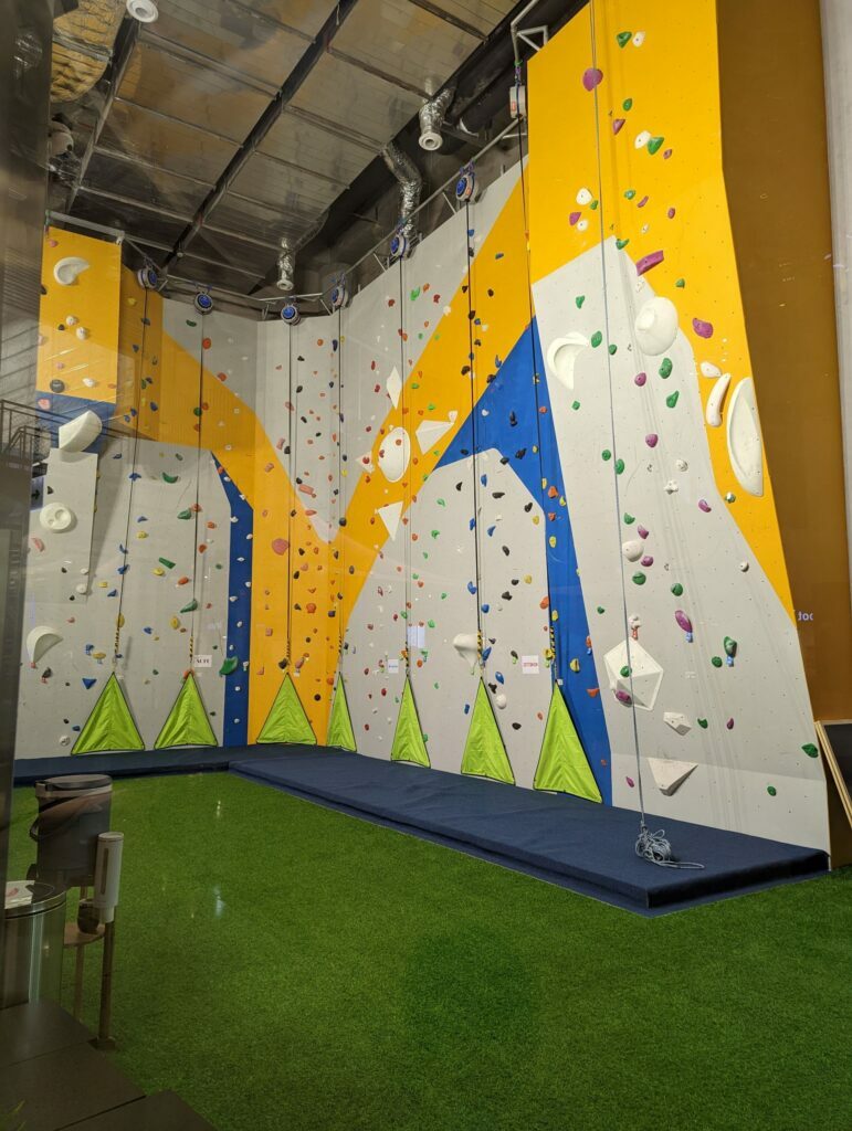Cressent Wall