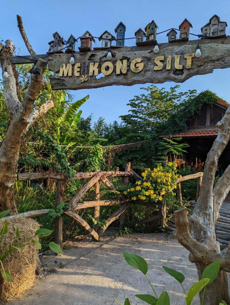 どことなくジブリっぽい感じもする。『ME KONG SILT』