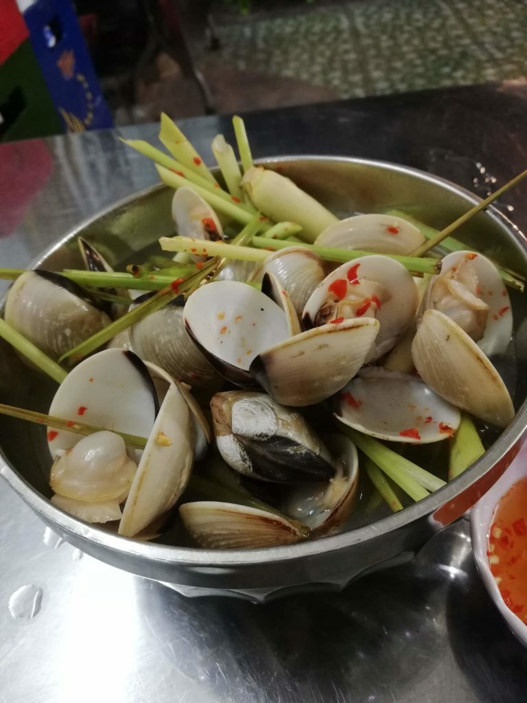 Nghêu hấp sả