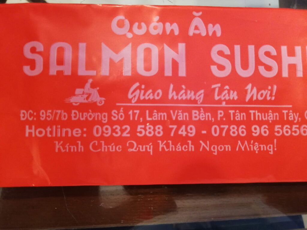 SALMON SUSHI