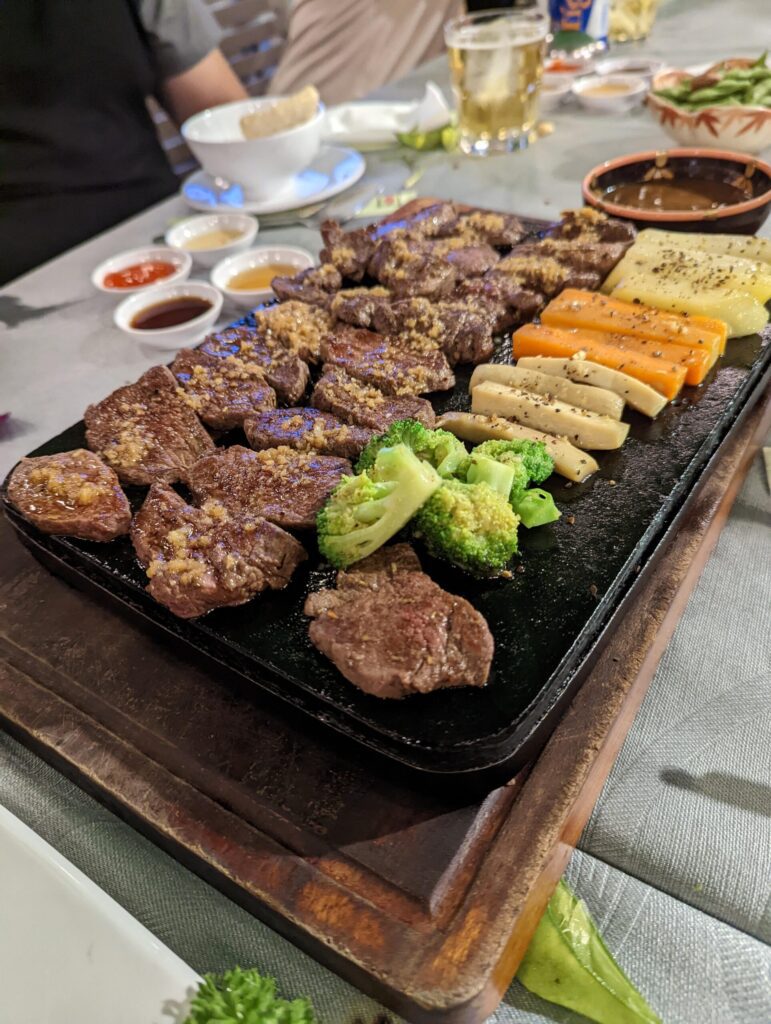 牛肉の鉄板焼