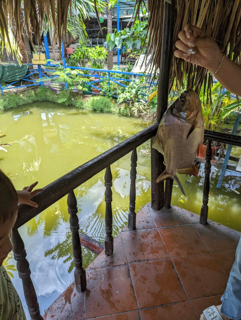 Nhà hàng Thuỷ Tạ 30